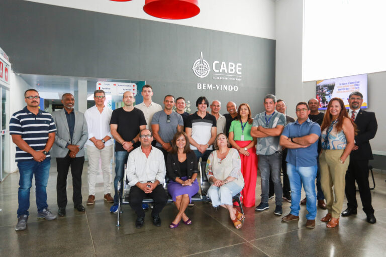 Diretoria eleita da ASOF PMDF visita a CABE para fortalecer defesa da família policial militar