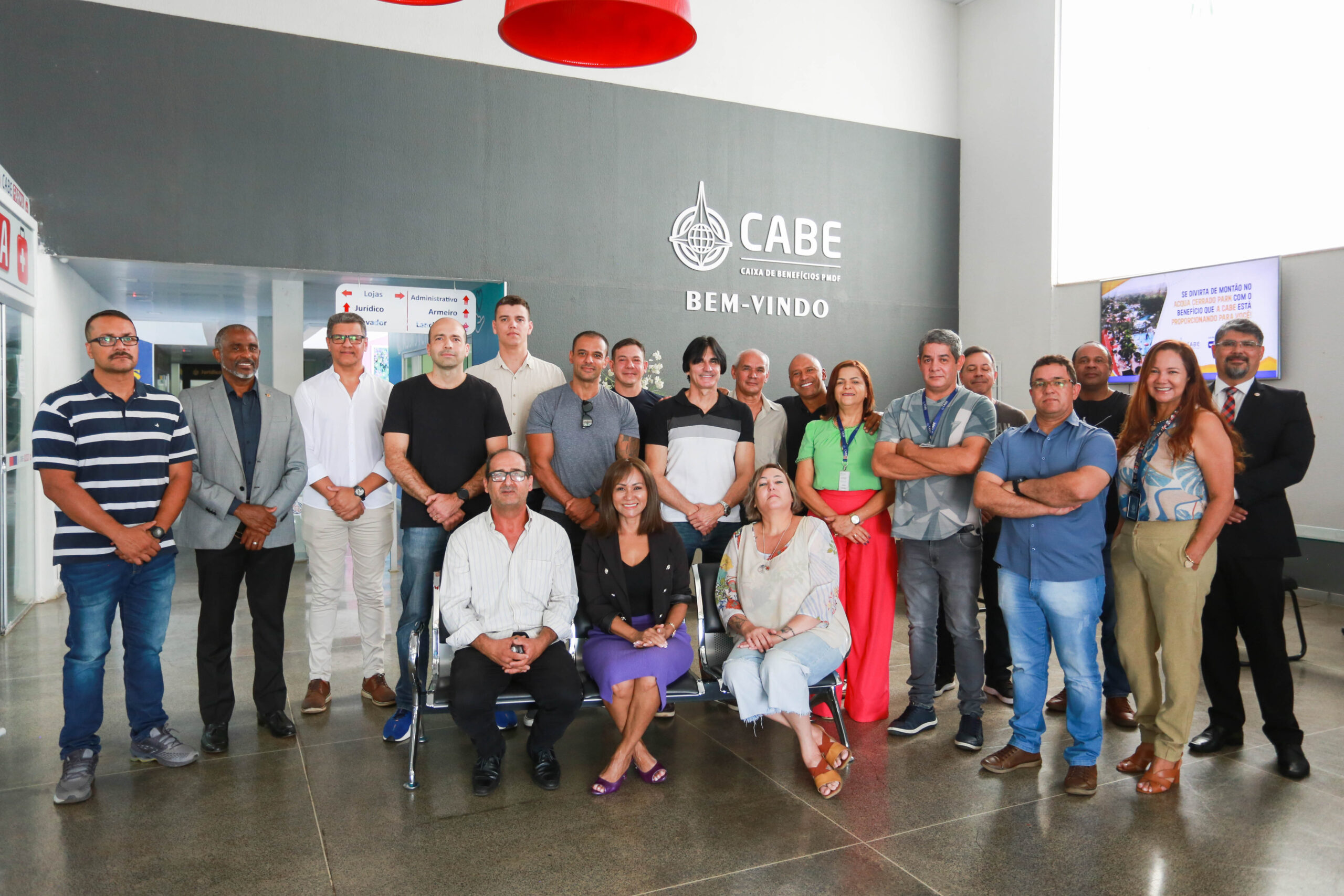 Diretoria eleita da ASOF PMDF visita a CABE para fortalecer defesa da família policial militar